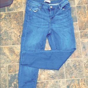 Celebrity & pink jeans